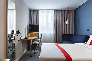 Express By Ihg מלון 3*
