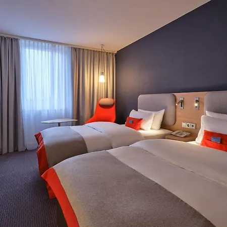 Express By Ihg Отель 3*