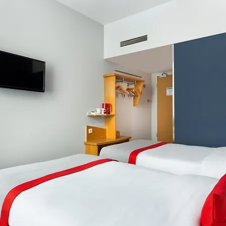 Express By Ihg Отель 3*