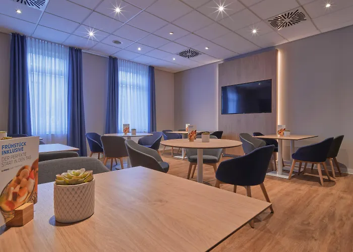 Express By Ihg Hotel 3*