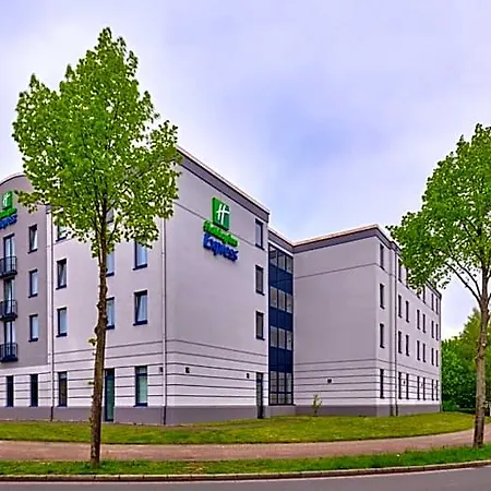 Express By Ihg Hotel 3*