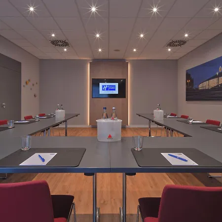 Express By Ihg Hotel 3*