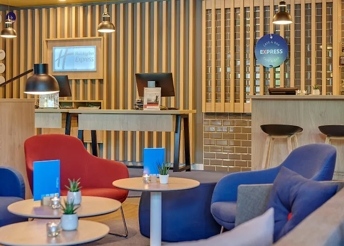 מלון Express By Ihg