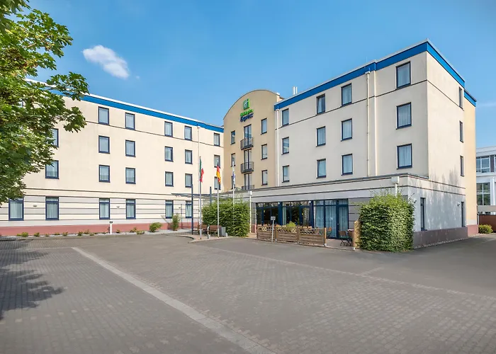 Express By Ihg Hotel 3*