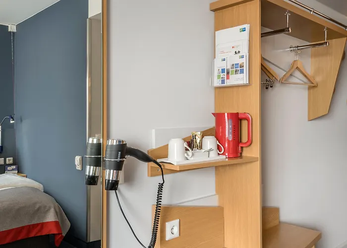 Express By Ihg Hotel